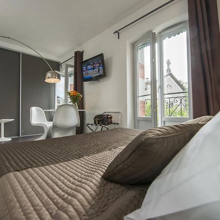 Hotel Des Capucins Le Puy-en-Velay Zimmer foto