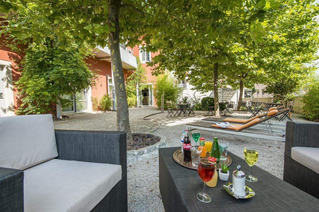 Hotel Des Capucins Le Puy-en-Velay Exterior foto