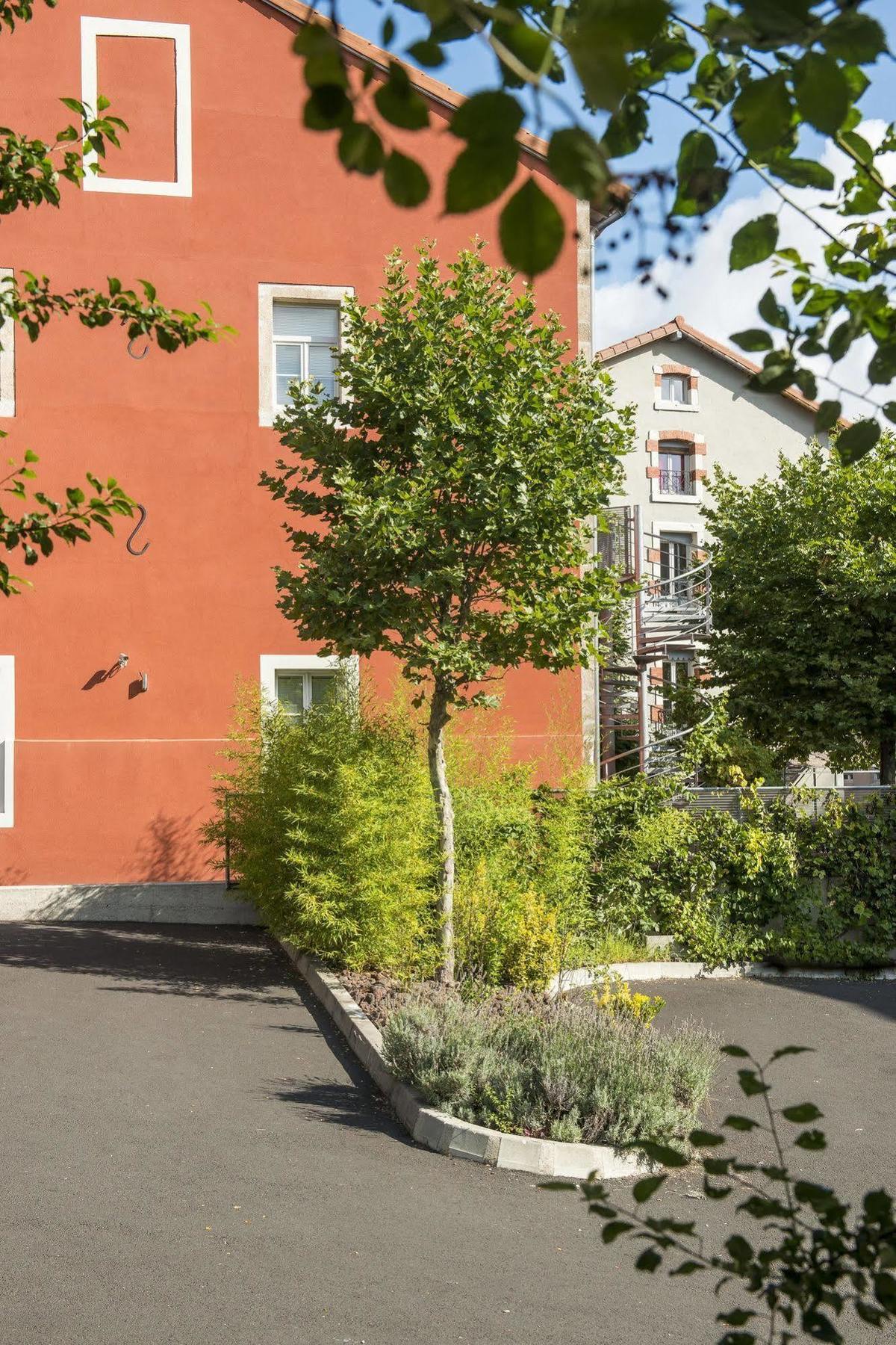 Hotel Des Capucins Le Puy-en-Velay Exterior foto